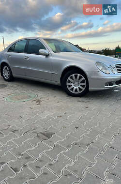 Седан Mercedes-Benz E-Class 2002 в 