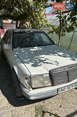 Седан Mercedes-Benz E-Class 1986 в Виноградові