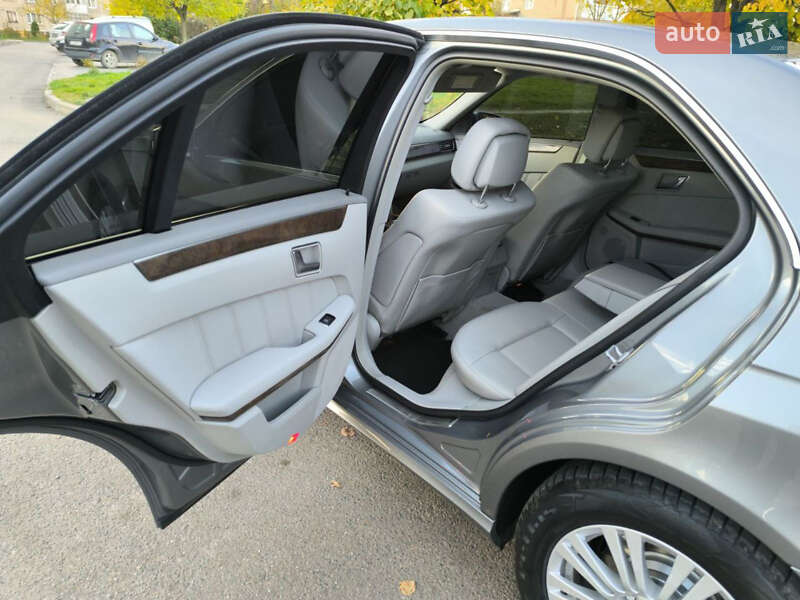 Седан Mercedes-Benz E-Class 2012 в Калуше