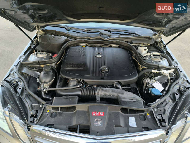 Седан Mercedes-Benz E-Class 2012 в Калуше