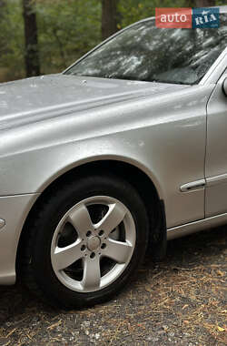 Седан Mercedes-Benz E-Class 2003 в 