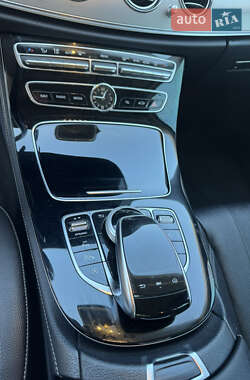 Седан Mercedes-Benz E-Class 2017 в 