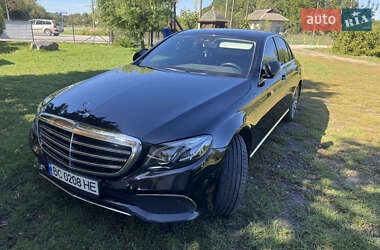 Седан Mercedes-Benz E-Class 2017 в 