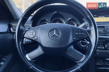 Седан Mercedes-Benz E-Class 2011 в 