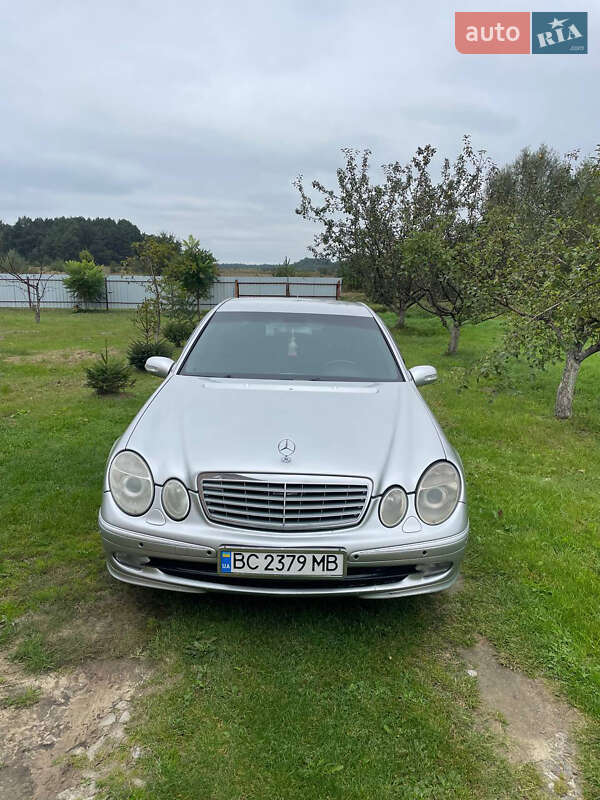 Седан Mercedes-Benz E-Class 2003 в Яворове
