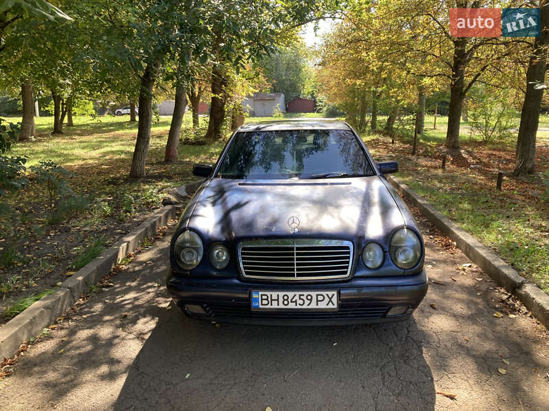 Седан Mercedes-Benz E-Class 1996 в 