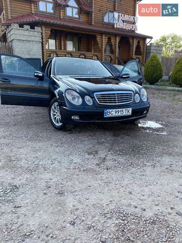 Седан Mercedes-Benz E-Class 2004 в Самборе