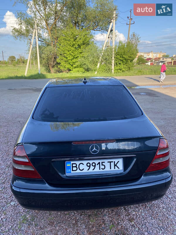 Седан Mercedes-Benz E-Class 2004 в Самборе