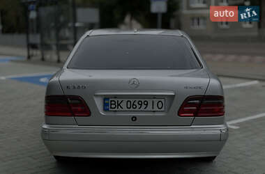 Седан Mercedes-Benz E-Class 1999 в 