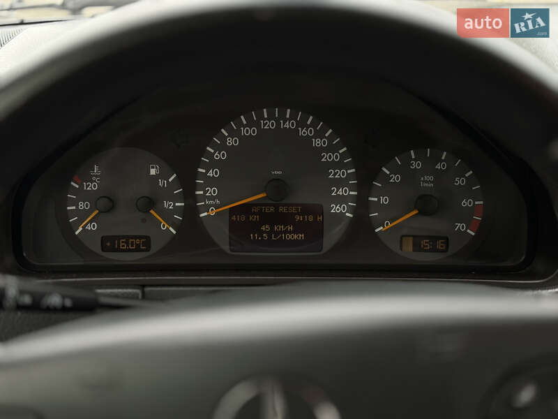 Седан Mercedes-Benz E-Class 1999 в Вараше