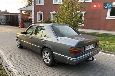 Седан Mercedes-Benz E-Class 1988 в 