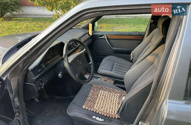 Седан Mercedes-Benz E-Class 1988 в 