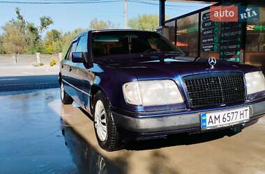 Седан Mercedes-Benz E-Class 1995 в Звягелі