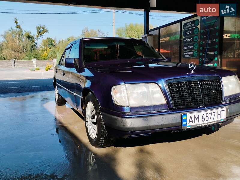 Седан Mercedes-Benz E-Class 1995 в 