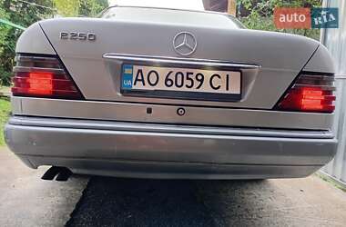 Седан Mercedes-Benz E-Class 1995 в 