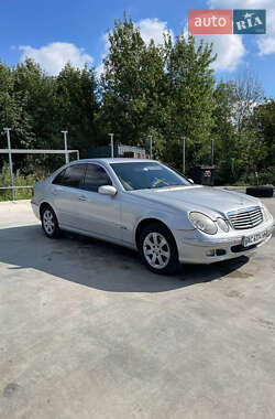 Седан Mercedes-Benz E-Class 2002 в Ратным
