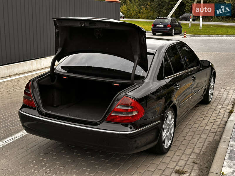 Седан Mercedes-Benz E-Class 2003 в Дубно фото 52 Седан Mercedes-Benz E-Class 2003 в Дубно