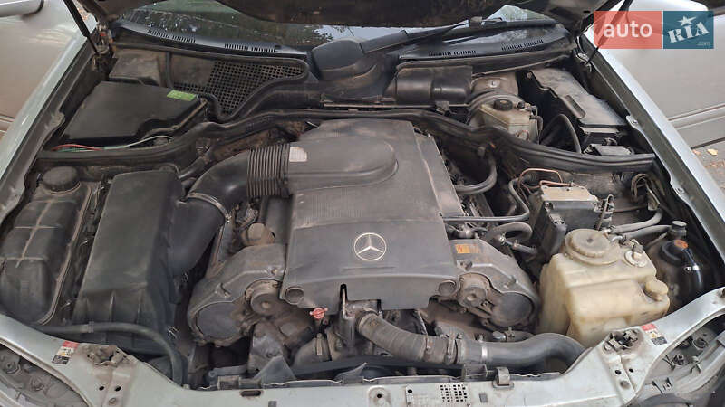 Седан Mercedes-Benz E-Class 1996 в Днепре