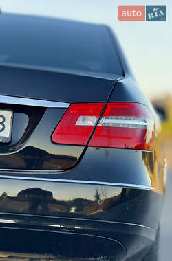 Седан Mercedes-Benz E-Class 2011 в 