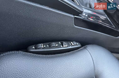 Седан Mercedes-Benz E-Class 2011 в 