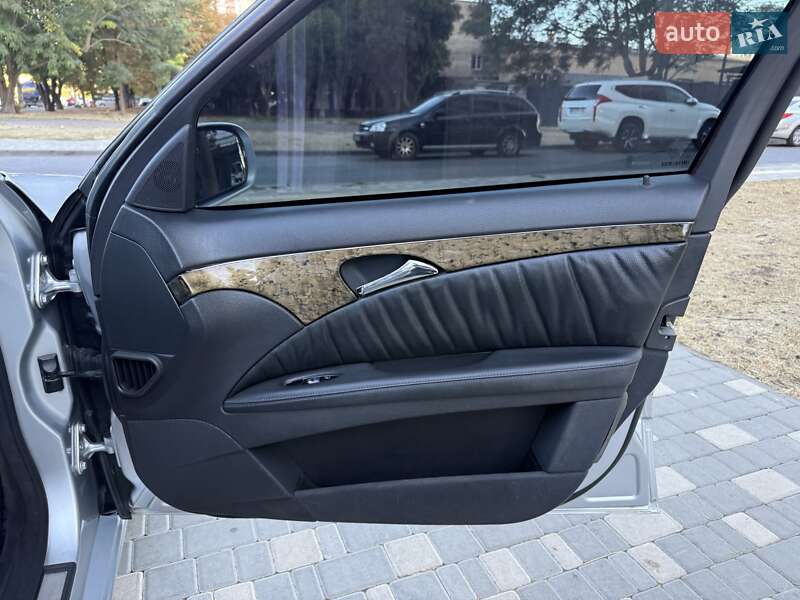 Седан Mercedes-Benz E-Class 2005 в Одесі