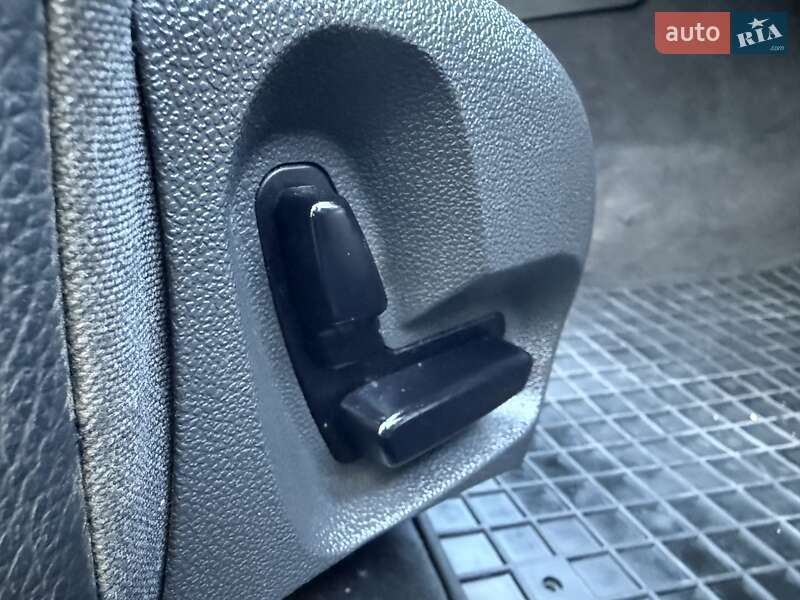 Седан Mercedes-Benz E-Class 2005 в Одесі