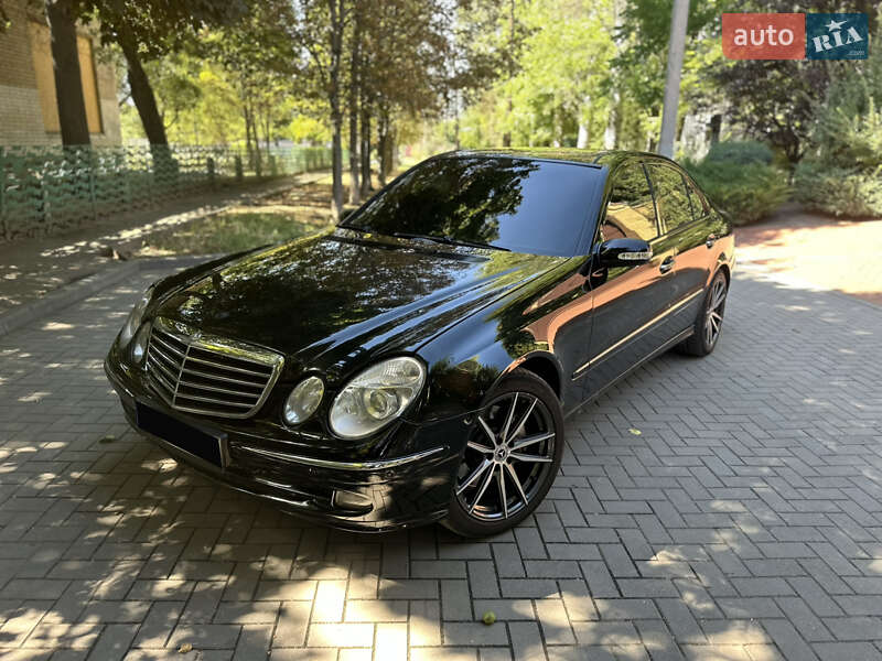 Седан Mercedes-Benz E-Class 2002 в 