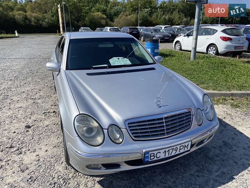 Седан Mercedes-Benz E-Class 2002 в Львове