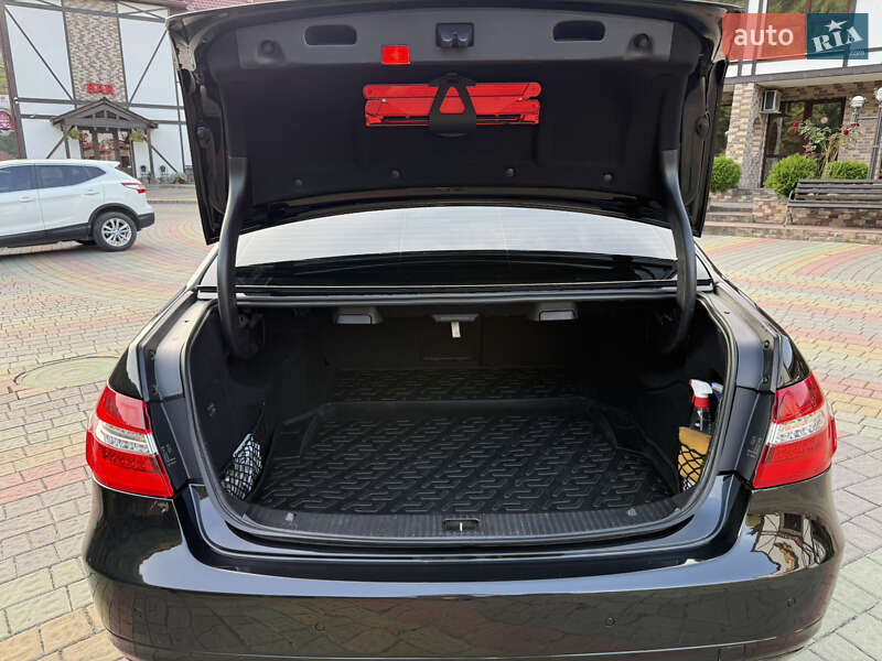Седан Mercedes-Benz E-Class 2010 в Чернівцях фото 11 Седан Mercedes-Benz E-Class 2010 в Чернівцях