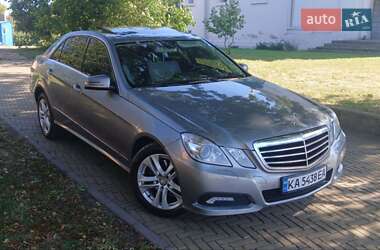 Седан Mercedes-Benz E-Class 2010 в Прилуках