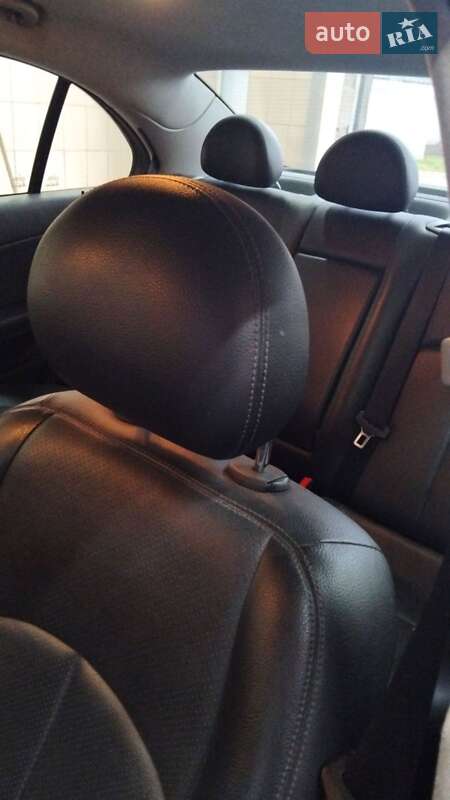 Седан Mercedes-Benz E-Class 2005 в Ровно