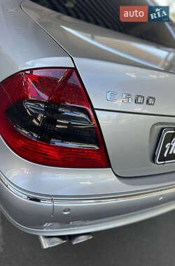 Седан Mercedes-Benz E-Class 2003 в 
