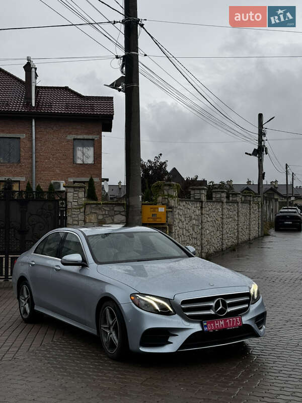 Седан Mercedes-Benz E-Class 2016 в Львове