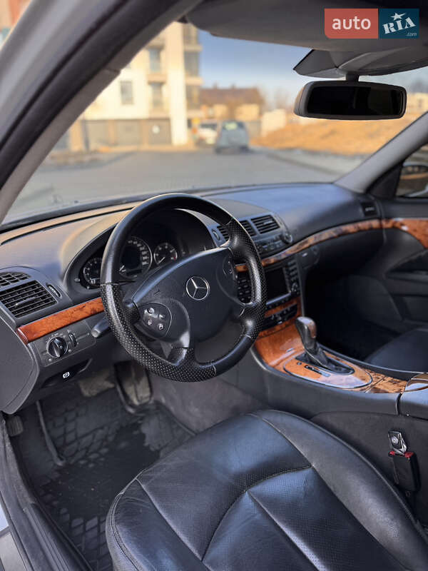 Седан Mercedes-Benz E-Class 2004 в Ивано-Франковске