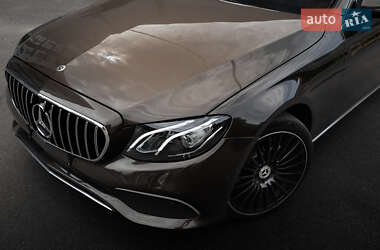 Седан Mercedes-Benz E-Class 2016 в 