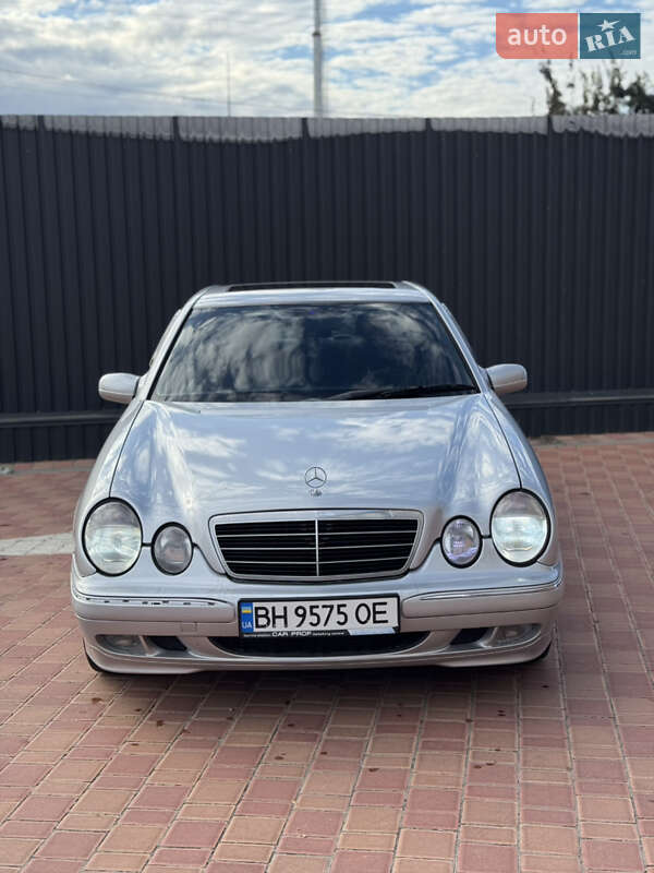 Седан Mercedes-Benz E-Class 2000 в Одессе