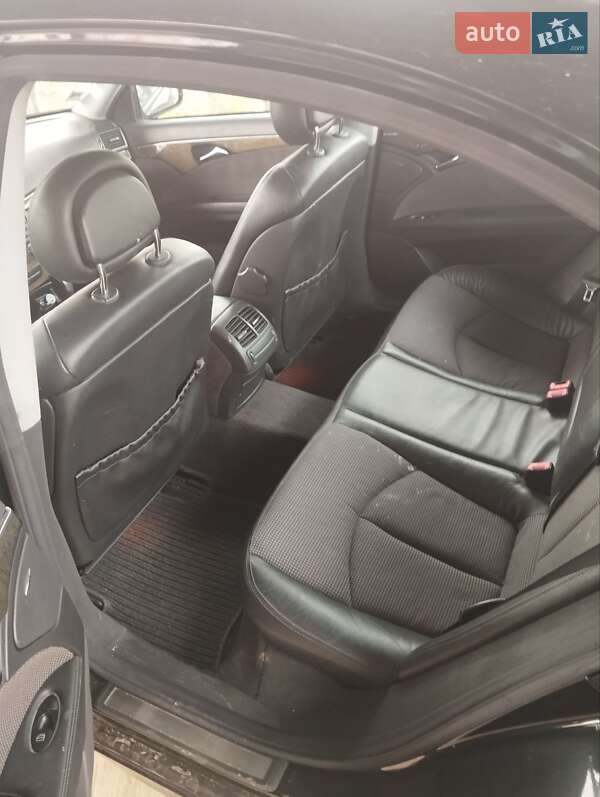 Седан Mercedes-Benz E-Class 2003 в Рени