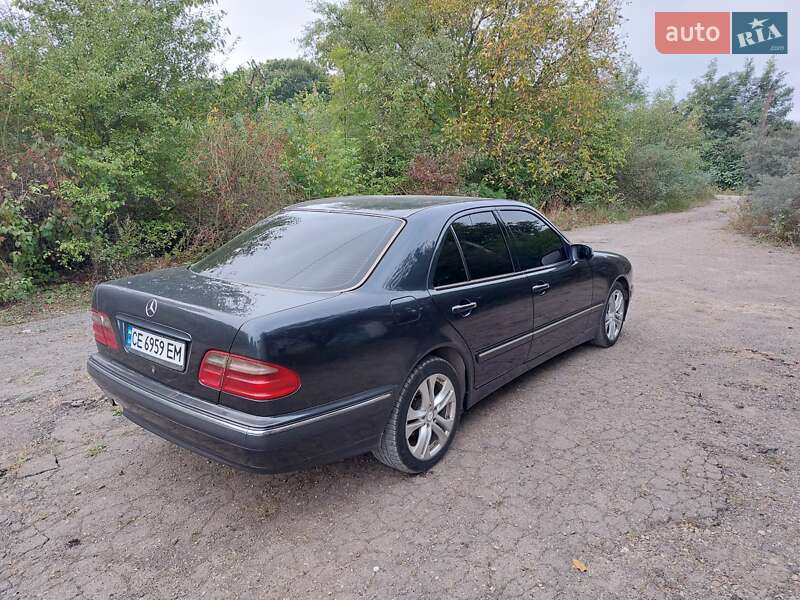 Седан Mercedes-Benz E-Class 2001 в Кицмани