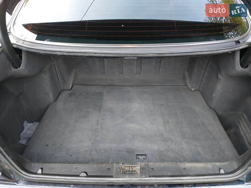 Седан Mercedes-Benz E-Class 2001 в Кицмани