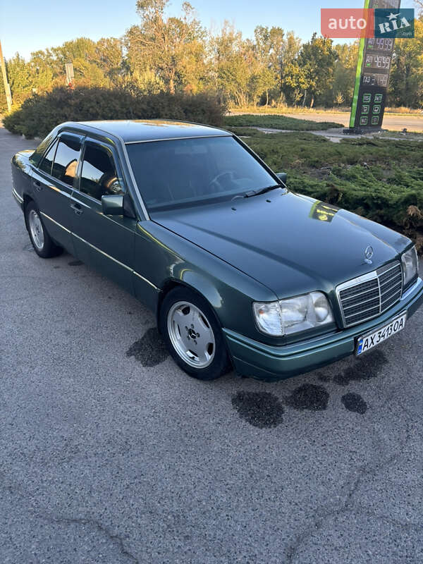 Mercedes-Benz E-Class 1994