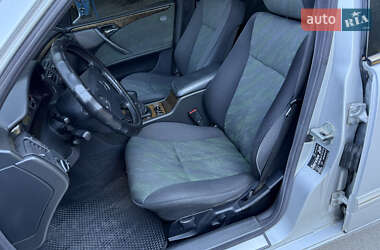 Седан Mercedes-Benz E-Class 2000 в 