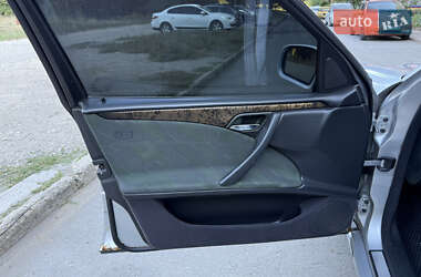 Седан Mercedes-Benz E-Class 2000 в 