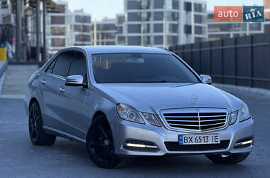 Седан Mercedes-Benz E-Class 2011 в 