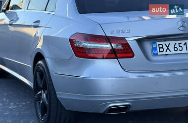 Седан Mercedes-Benz E-Class 2011 в 