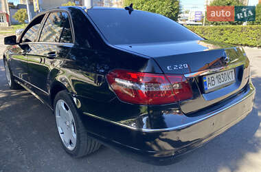 Седан Mercedes-Benz E-Class 2011 в 