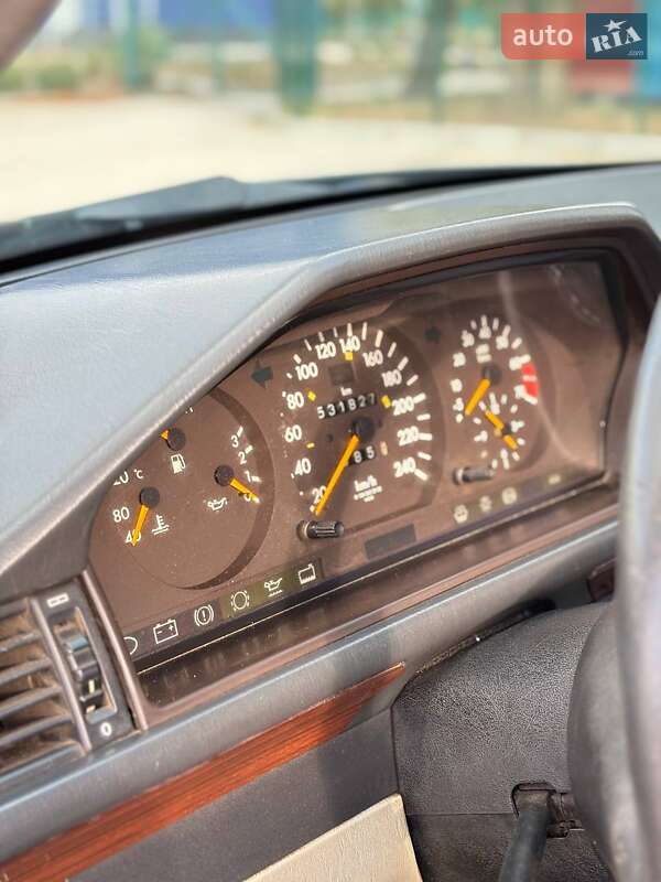 Седан Mercedes-Benz E-Class 1992 в Запоріжжі