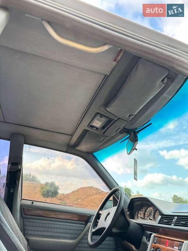 Седан Mercedes-Benz E-Class 1992 в Запоріжжі