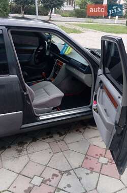 Седан Mercedes-Benz E-Class 1994 в 