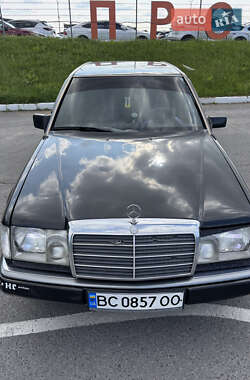 Седан Mercedes-Benz E-Class 1992 в Львові