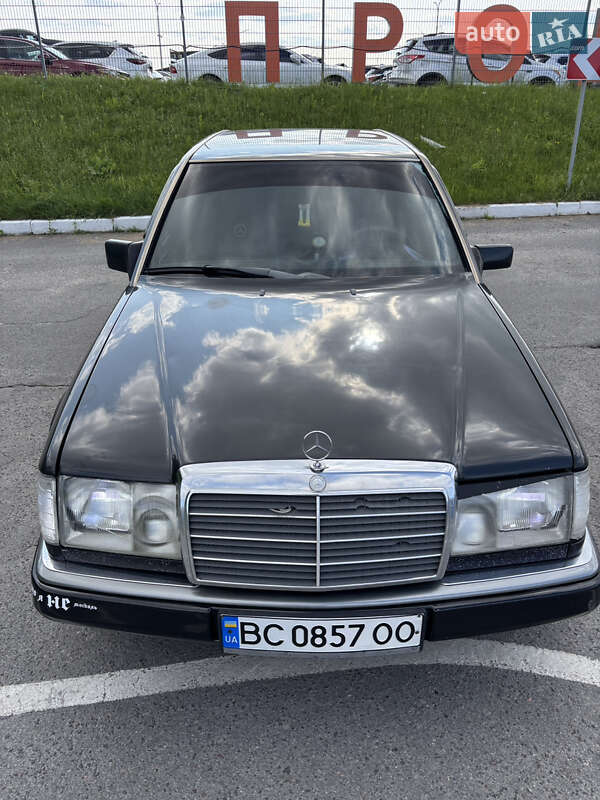 Mercedes-Benz E-Class 1992